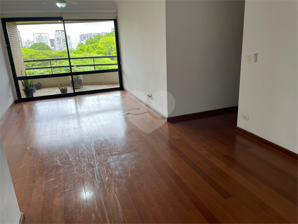 Apartamento Perdizes, 112 m2,  3 dormitórios, 1 suíte, duas vagas para locação! Ótima localização 