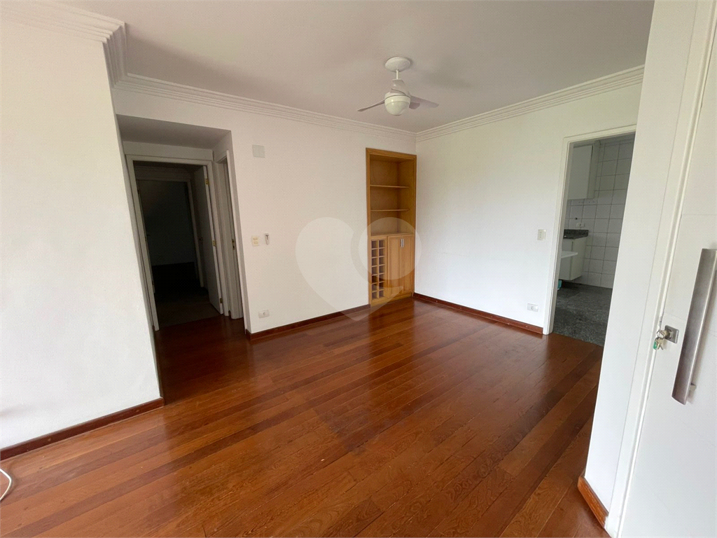 Apartamento Perdizes, 112 m2,  3 dormitórios, 1 suíte, duas vagas para locação! Ótima localização 