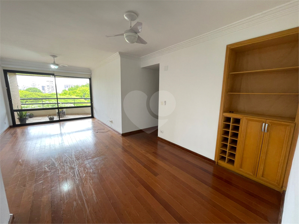 Apartamento Perdizes, 112 m2,  3 dormitórios, 1 suíte, duas vagas para locação! Ótima localização 