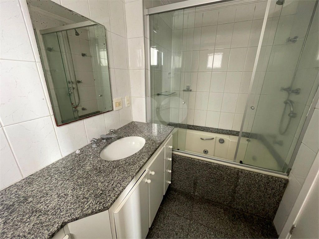 Apartamento Perdizes, 112 m2,  3 dormitórios, 1 suíte, duas vagas para locação! Ótima localização 