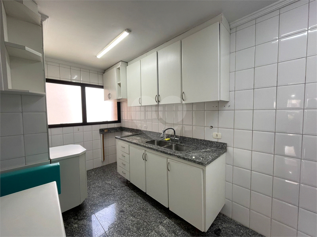 Apartamento Perdizes, 112 m2,  3 dormitórios, 1 suíte, duas vagas para locação! Ótima localização 