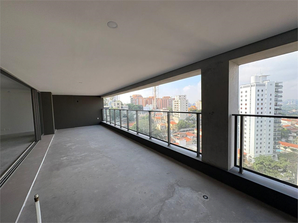 Apartamento a venda no bairro Alto da lapa. 3 suites novo, nunca habitado.