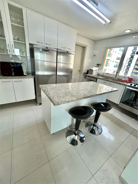 Apartamento Alto de Santana - 4 suítes e 4 vagas 