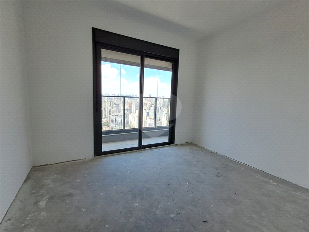 Imóvel 142m² 3 suítes sala ampla com varanda lazer completo 2 vagas de garagem Perdizes.