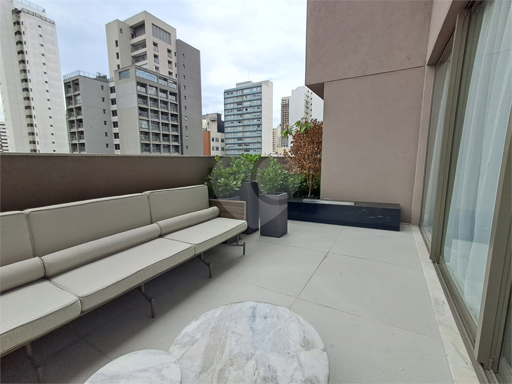 Imóvel 142m² 3 suítes sala ampla com varanda lazer completo 2 vagas de garagem Perdizes.