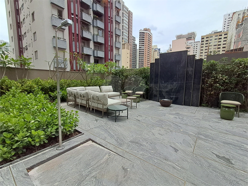 Imóvel 142m² 3 suítes sala ampla com varanda lazer completo 2 vagas de garagem Perdizes.