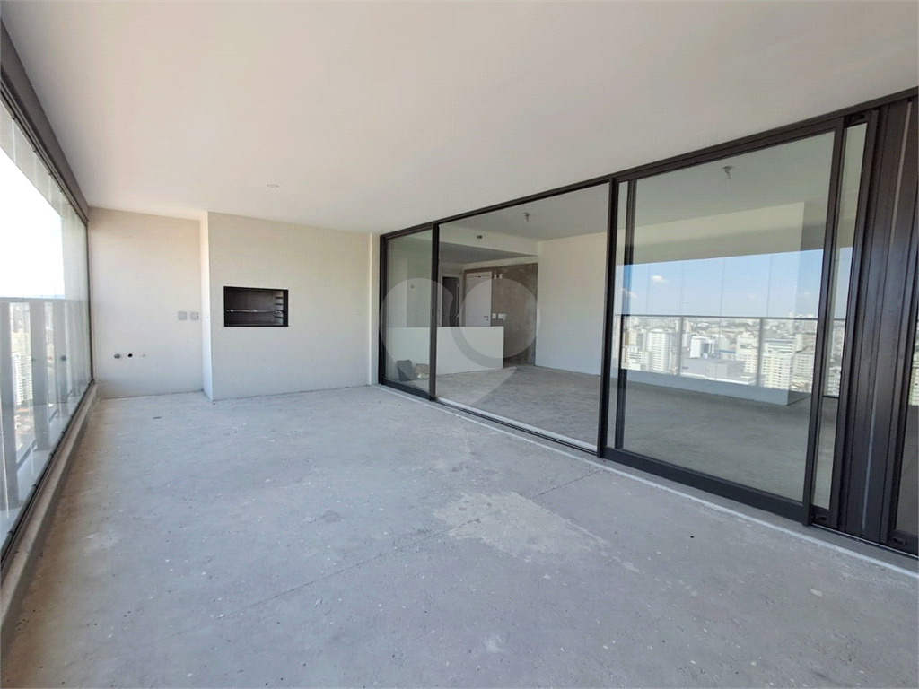 Imóvel 142m² 3 suítes sala ampla com varanda lazer completo 2 vagas de garagem Perdizes.