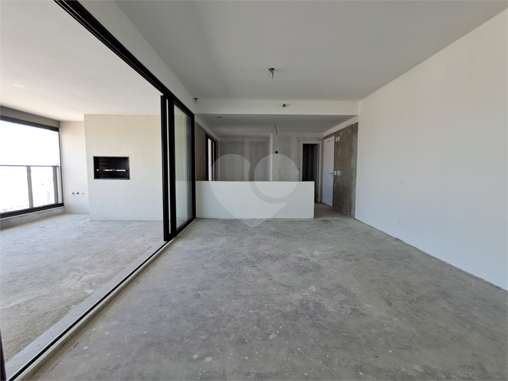 Imóvel 142m² 3 suítes sala ampla com varanda lazer completo 2 vagas de garagem Perdizes.