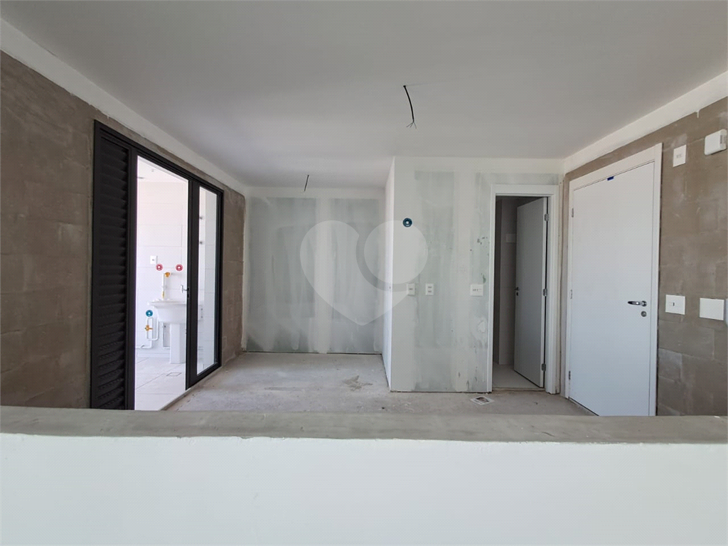 Imóvel 142m² 3 suítes sala ampla com varanda lazer completo 2 vagas de garagem Perdizes.