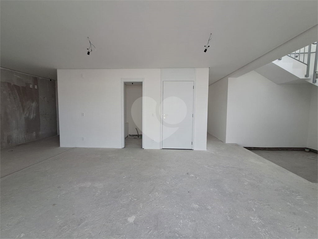 COBERTURA de 285m² 4 salas amplas, duas varanda 4 suítes 3 vagas de garagem lazer completo Perdizes