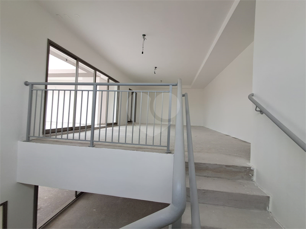 COBERTURA de 285m² 4 salas amplas, duas varanda 4 suítes 3 vagas de garagem lazer completo Perdizes