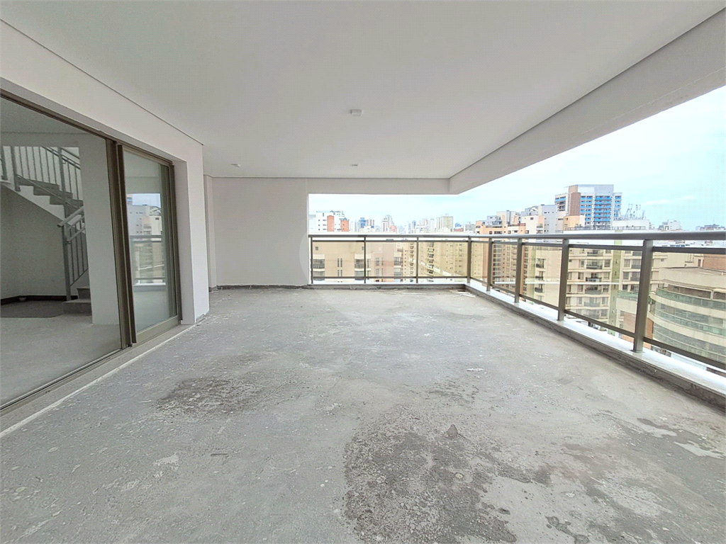 COBERTURA de 285m² 4 salas amplas, duas varanda 4 suítes 3 vagas de garagem lazer completo Perdizes