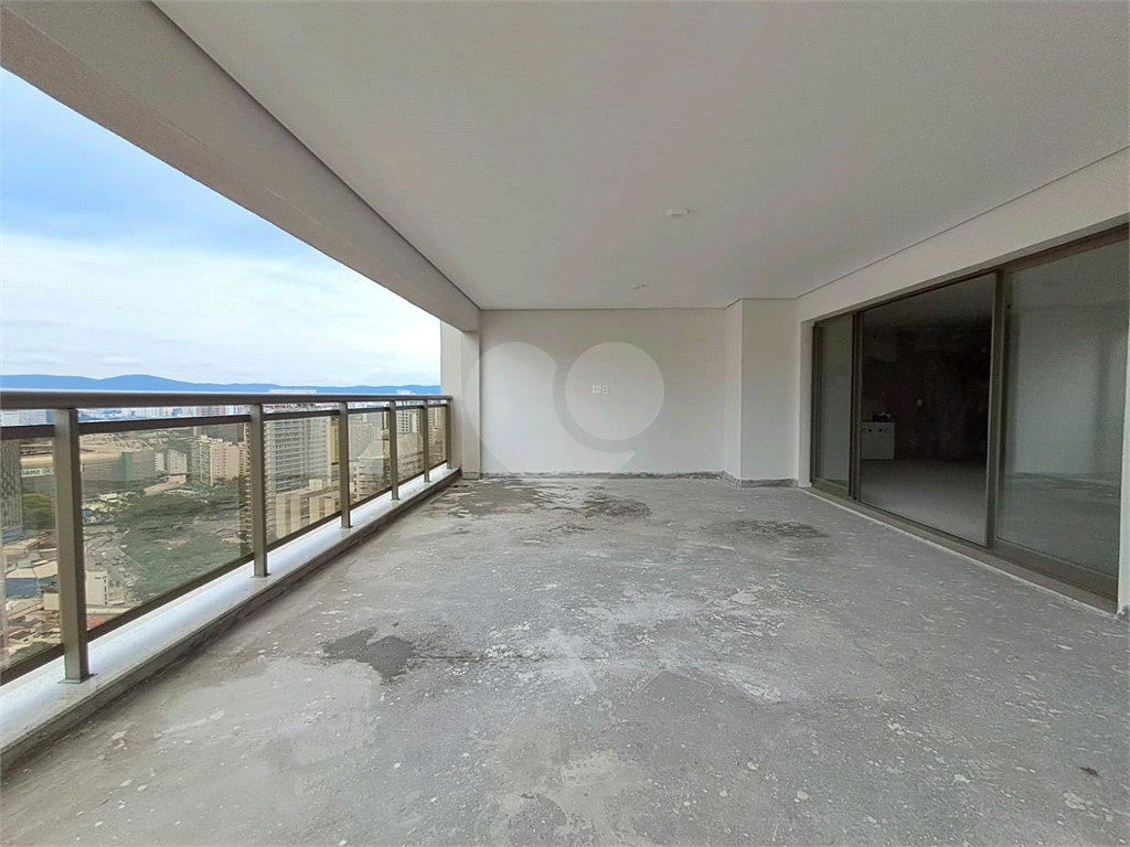 COBERTURA de 285m² 4 salas amplas, duas varanda 4 suítes 3 vagas de garagem lazer completo Perdizes