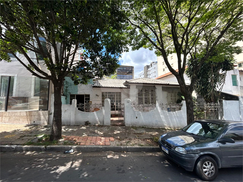 Casa à Venda em Santana – Excelente Oportunidade para Reforma ou Terreno