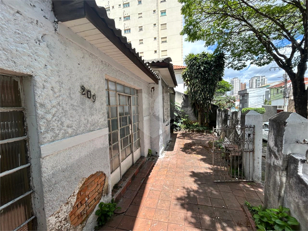 Casa à Venda em Santana – Excelente Oportunidade para Reforma ou Terreno