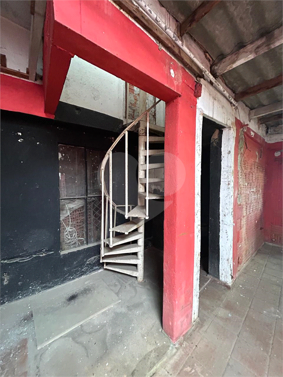 Casa à Venda em Santana – Excelente Oportunidade para Reforma ou Terreno