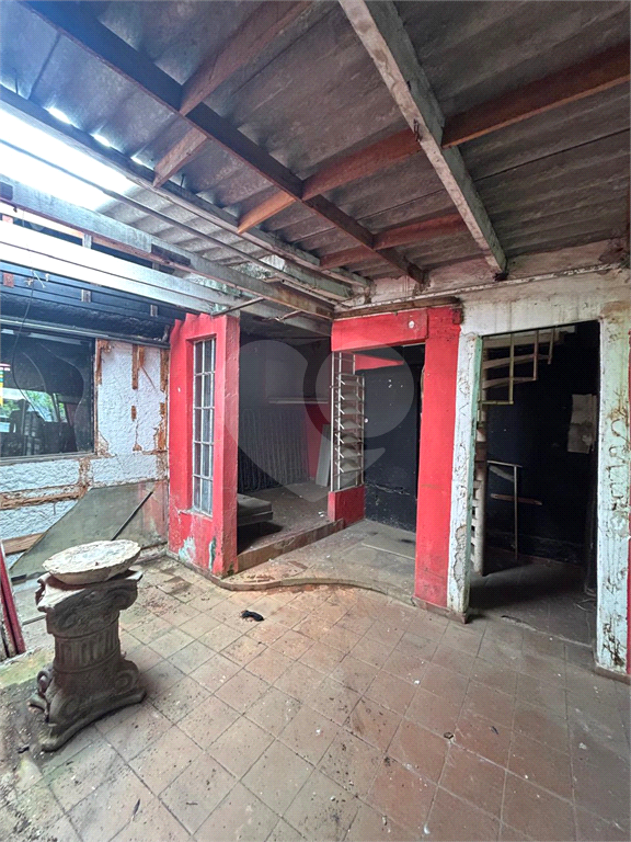 Casa à Venda em Santana – Excelente Oportunidade para Reforma ou Terreno