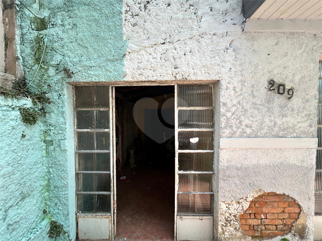 Casa à Venda em Santana – Excelente Oportunidade para Reforma ou Terreno