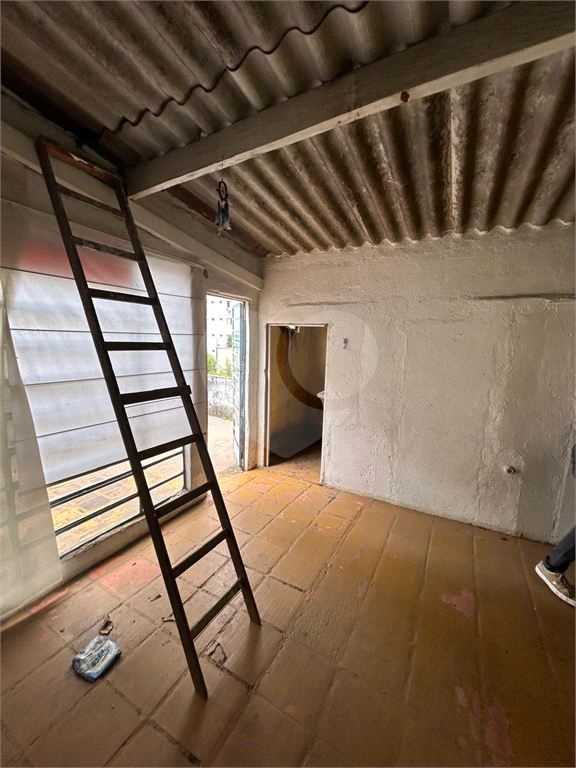 Casa à Venda em Santana – Excelente Oportunidade para Reforma ou Terreno