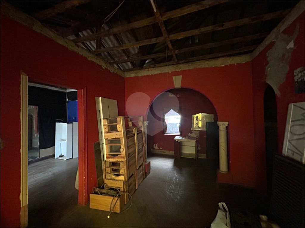 Casa à Venda em Santana – Excelente Oportunidade para Reforma ou Terreno