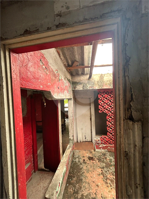 Casa à Venda em Santana – Excelente Oportunidade para Reforma ou Terreno