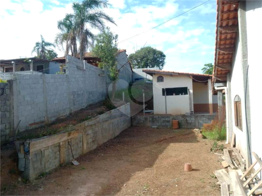 Linda Casa para venda, localizado em Mairiporã, no Parque Florestal Marciano.com 2010 m² sendo 2 casas!!!