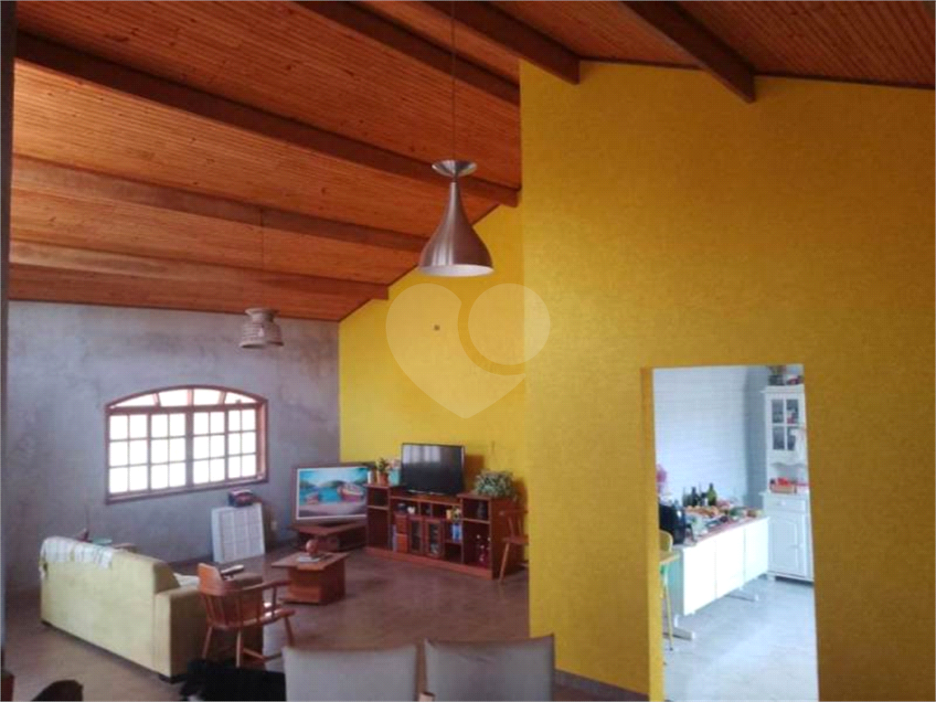 Linda Casa para venda, localizado em Mairiporã, no Parque Florestal Marciano.com 2010 m² sendo 2 casas!!!