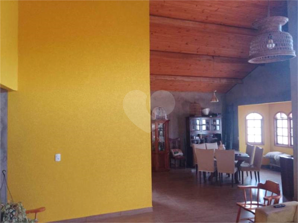 Linda Casa para venda, localizado em Mairiporã, no Parque Florestal Marciano.com 2010 m² sendo 2 casas!!!