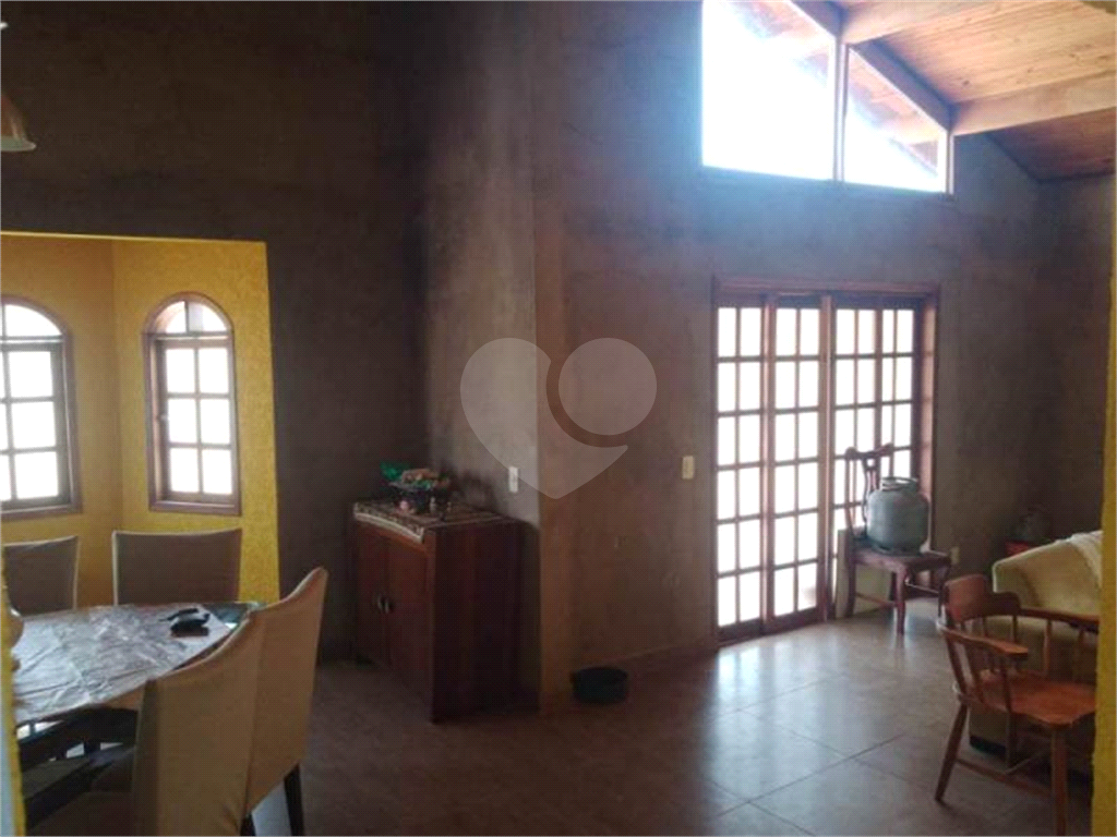 Linda Casa para venda, localizado em Mairiporã, no Parque Florestal Marciano.com 2010 m² sendo 2 casas!!!