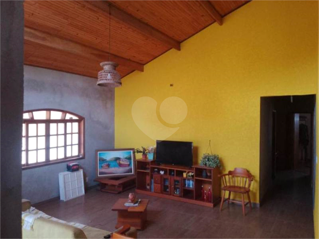 Linda Casa para venda, localizado em Mairiporã, no Parque Florestal Marciano.com 2010 m² sendo 2 casas!!!