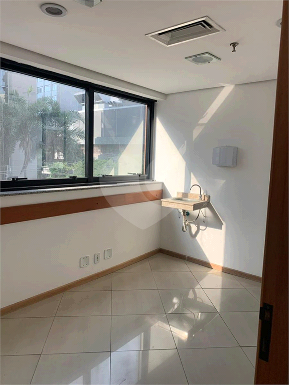 Paraiso Conjunto Comercial à Venda ao Lado do HCor! com 110 metros distribuídos e 7 salas 4 Wcs 3 vagas 
