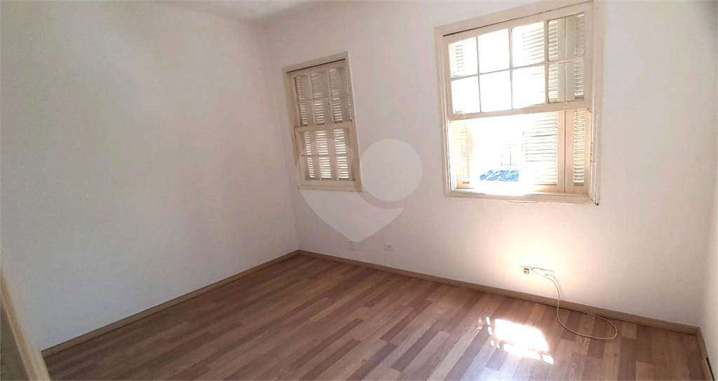 Casa de Vila em Pinheiros totalmente REFORMADA próxima ao Metrô.