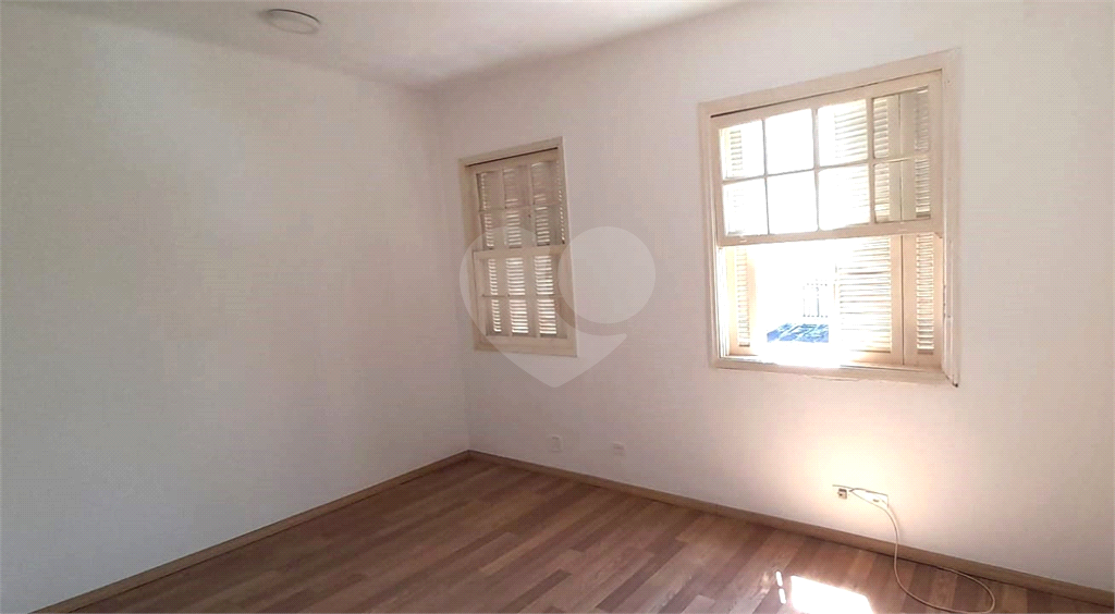 Casa de Vila em Pinheiros totalmente REFORMADA próxima ao Metrô.