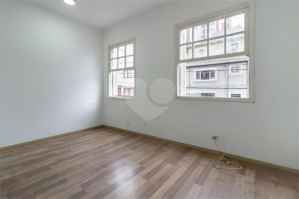 Casa de Vila em Pinheiros totalmente REFORMADA próxima ao Metrô.