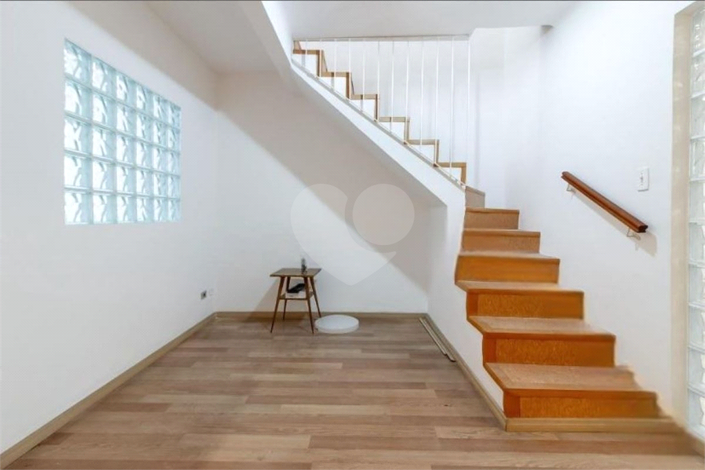 Casa de Vila em Pinheiros totalmente REFORMADA próxima ao Metrô.