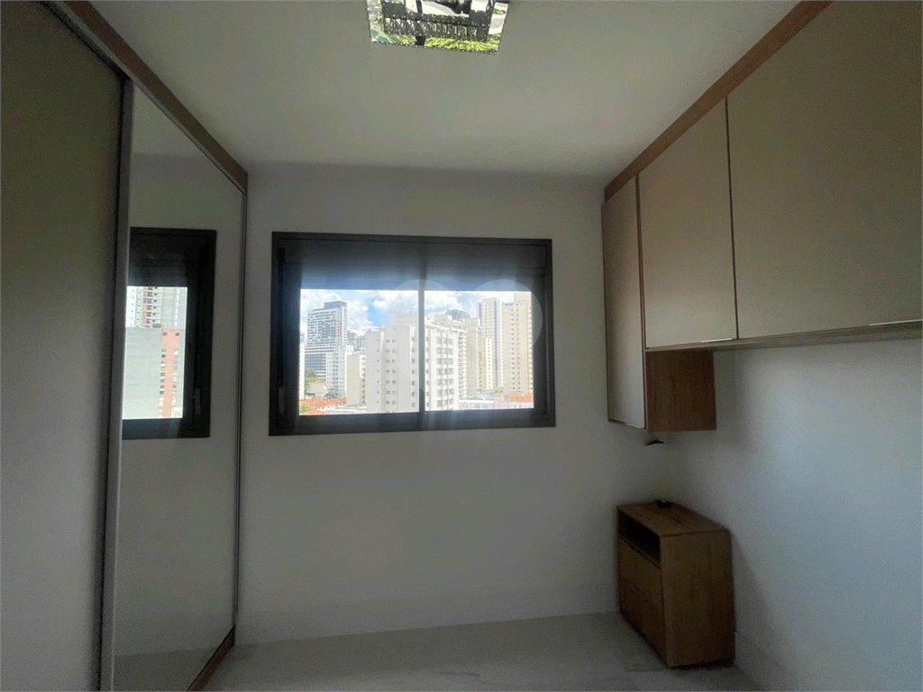 OPORTUNIDADE ÚNICA, BELO APARTAMENTO EM  PINHEIROS, COM 3 DORMITÓRIOS 1 SUITE SALA COZINHA,CONCEITO ABERTO, 1 VAGA DE GARAGEM. COM LAZER COMPLETO.
