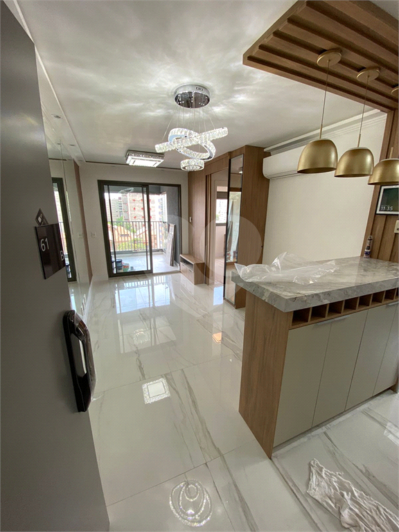 OPORTUNIDADE ÚNICA, BELO APARTAMENTO EM  PINHEIROS, COM 3 DORMITÓRIOS 1 SUITE SALA COZINHA,CONCEITO ABERTO, 1 VAGA DE GARAGEM. COM LAZER COMPLETO.