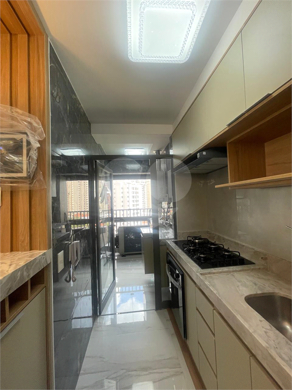 OPORTUNIDADE ÚNICA, BELO APARTAMENTO EM  PINHEIROS, COM 3 DORMITÓRIOS 1 SUITE SALA COZINHA,CONCEITO ABERTO, 1 VAGA DE GARAGEM. COM LAZER COMPLETO.