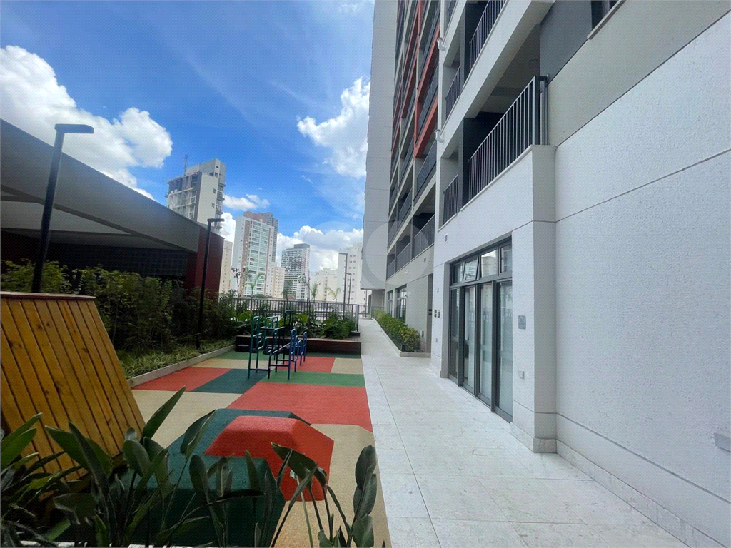 OPORTUNIDADE ÚNICA, BELO APARTAMENTO EM  PINHEIROS, COM 3 DORMITÓRIOS 1 SUITE SALA COZINHA,CONCEITO ABERTO, 1 VAGA DE GARAGEM. COM LAZER COMPLETO.