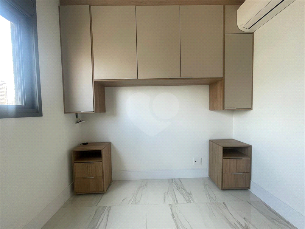OPORTUNIDADE ÚNICA, BELO APARTAMENTO EM  PINHEIROS, COM 3 DORMITÓRIOS 1 SUITE SALA COZINHA,CONCEITO ABERTO, 1 VAGA DE GARAGEM. COM LAZER COMPLETO.