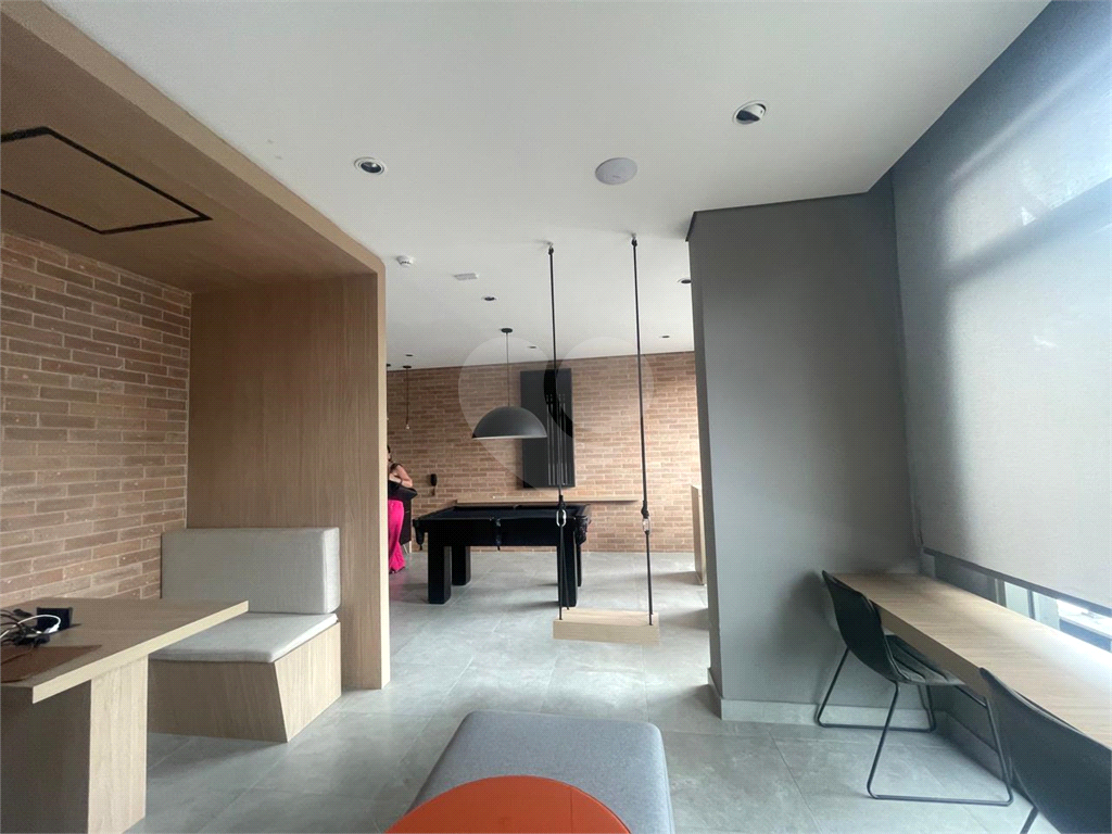 OPORTUNIDADE ÚNICA, BELO APARTAMENTO EM  PINHEIROS, COM 3 DORMITÓRIOS 1 SUITE SALA COZINHA,CONCEITO ABERTO, 1 VAGA DE GARAGEM. COM LAZER COMPLETO.