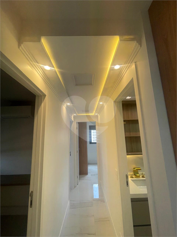 OPORTUNIDADE ÚNICA, BELO APARTAMENTO EM  PINHEIROS, COM 3 DORMITÓRIOS 1 SUITE SALA COZINHA,CONCEITO ABERTO, 1 VAGA DE GARAGEM. COM LAZER COMPLETO.