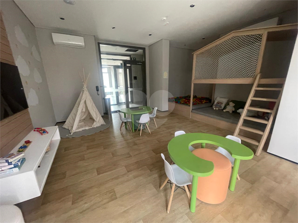 OPORTUNIDADE ÚNICA, BELO APARTAMENTO EM  PINHEIROS, COM 3 DORMITÓRIOS 1 SUITE SALA COZINHA,CONCEITO ABERTO, 1 VAGA DE GARAGEM. COM LAZER COMPLETO.