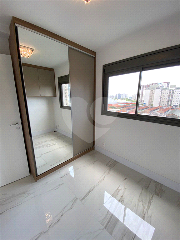 OPORTUNIDADE ÚNICA, BELO APARTAMENTO EM  PINHEIROS, COM 3 DORMITÓRIOS 1 SUITE SALA COZINHA,CONCEITO ABERTO, 1 VAGA DE GARAGEM. COM LAZER COMPLETO.
