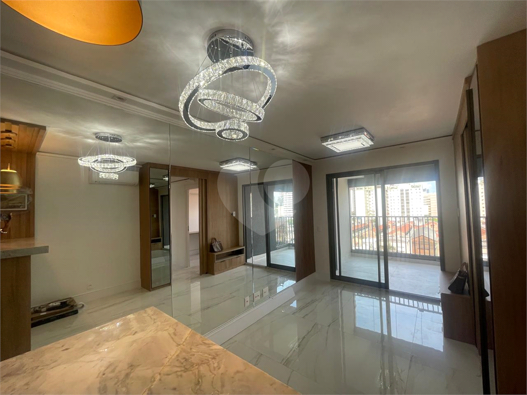 OPORTUNIDADE ÚNICA, BELO APARTAMENTO EM  PINHEIROS, COM 3 DORMITÓRIOS 1 SUITE SALA COZINHA,CONCEITO ABERTO, 1 VAGA DE GARAGEM. COM LAZER COMPLETO.