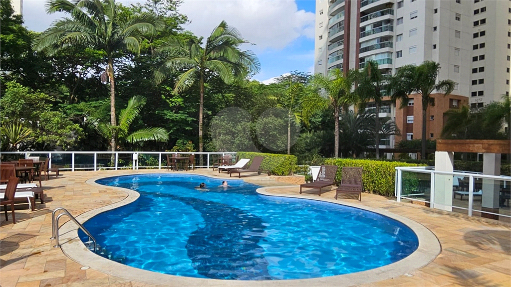 Condomínio com Quadra de Tênia e lazer completo !