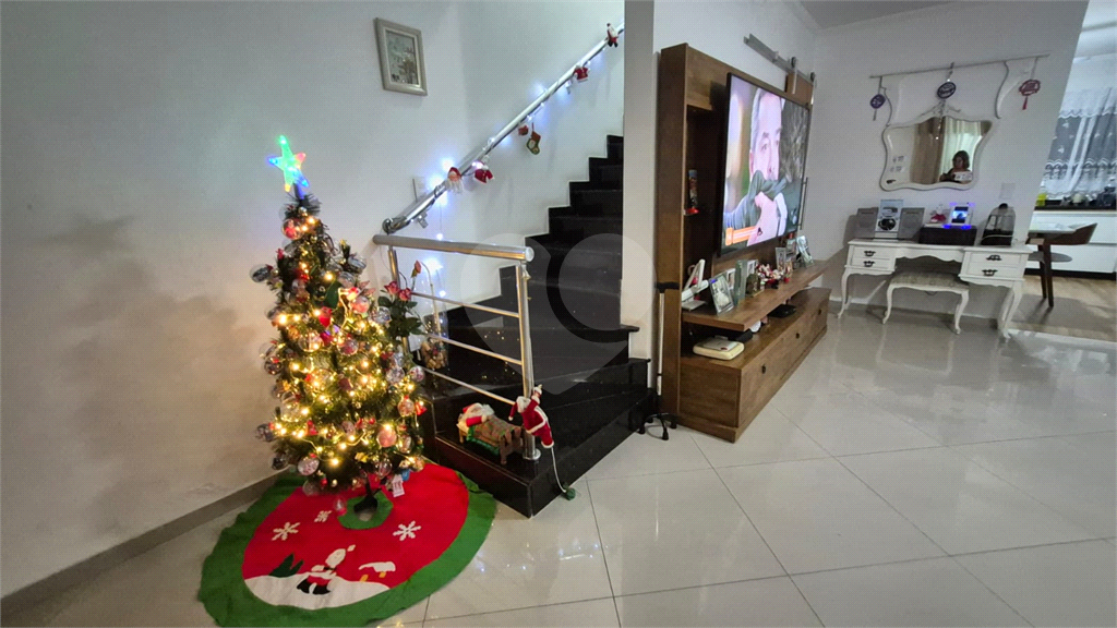 Sobrado totalmente reformado, pronto para morar