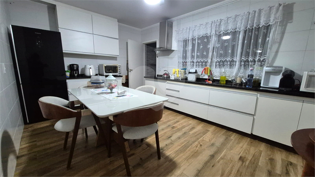 Sobrado totalmente reformado, pronto para morar