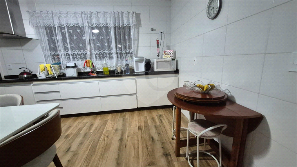 Sobrado totalmente reformado, pronto para morar