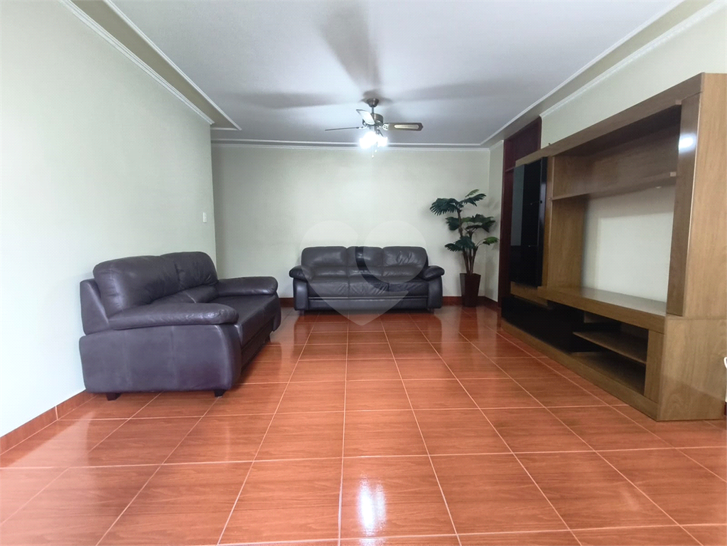 APARTAMENTO em TREMEMBÉ
